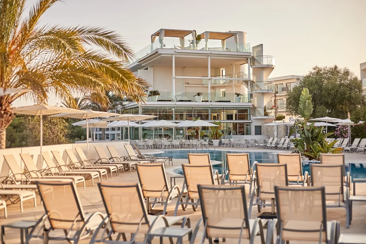 MONSUAU HOTEL