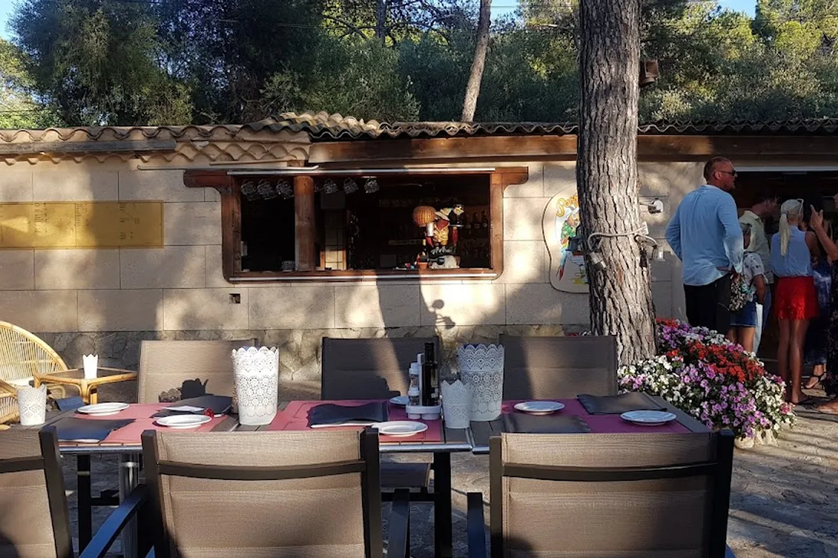 VILLA AMPURDAN