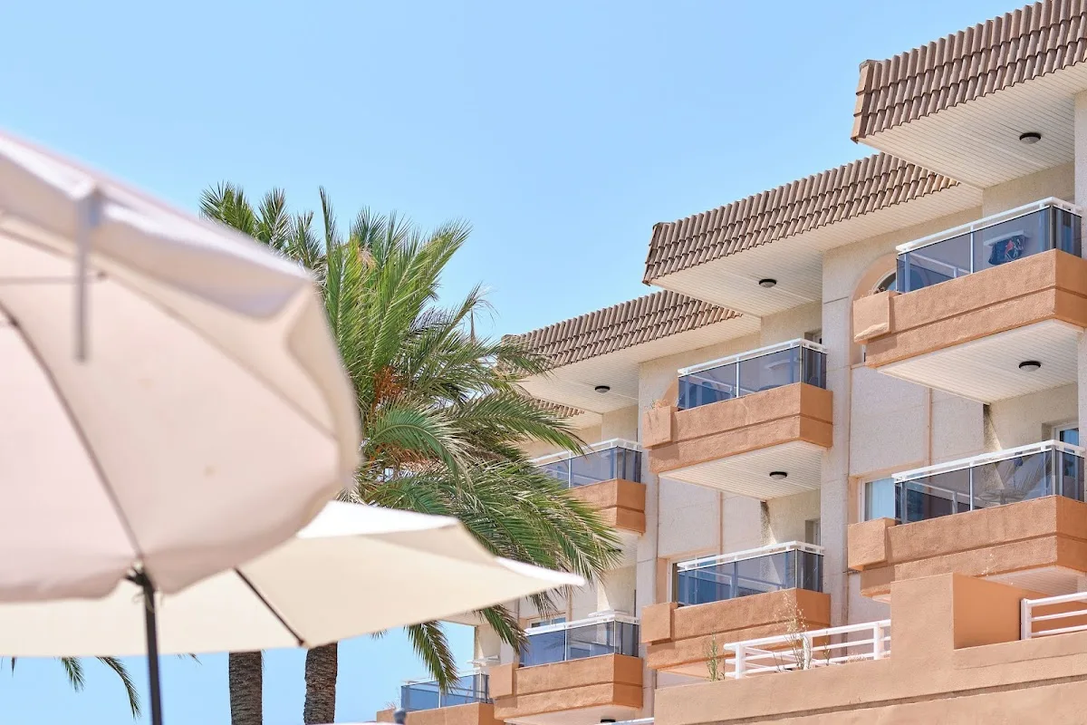 HOTEL ILLOT SUITES