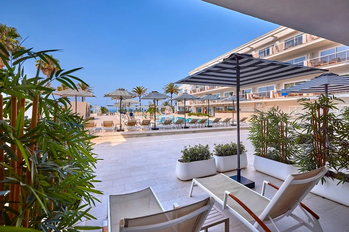 UNIVERSAL HOTEL NEPTUNO