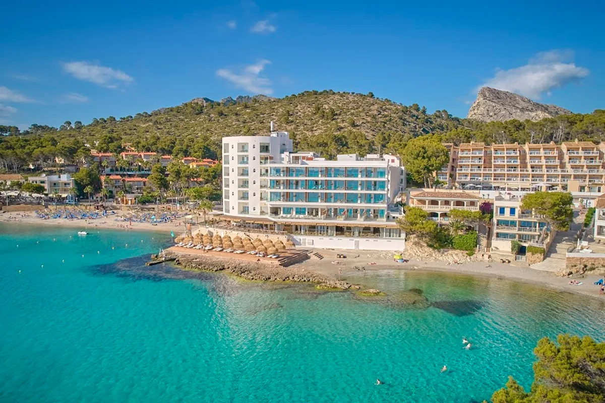 UNIVERSAL HOTEL AQUAMARIN