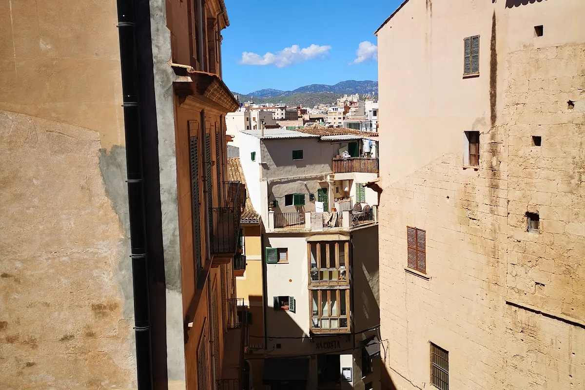 CONFRARIA SINGULAR SUITES