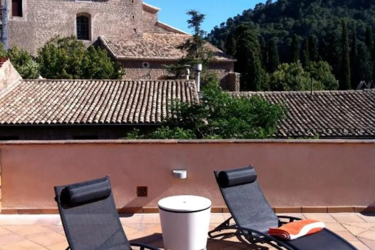 RESIDENCIAL SUITES VALLDEMOSSA