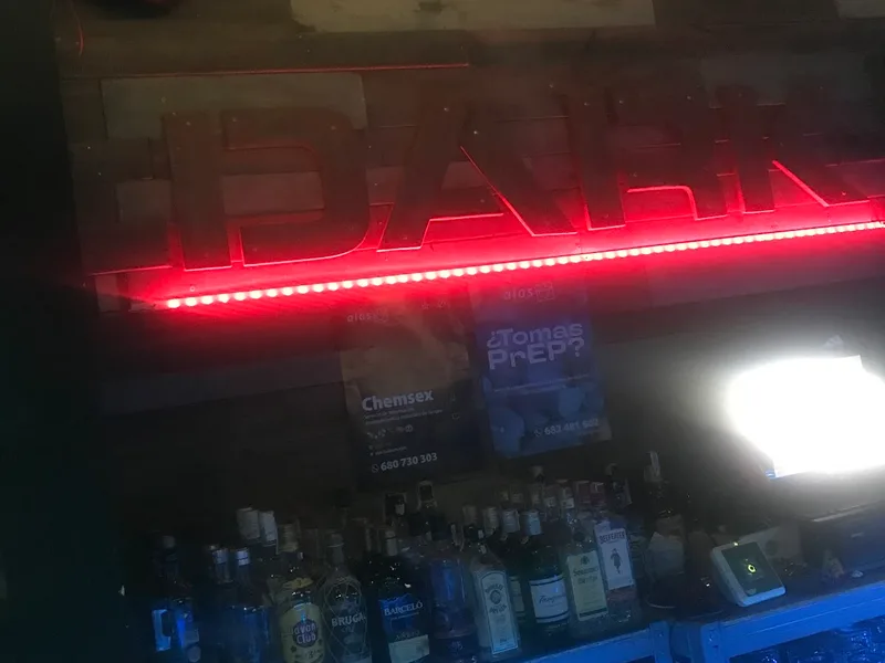 DARK foto 2