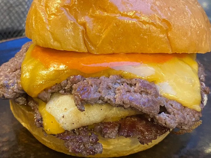 ES TALLER SMASH BURGER AND + foto 3