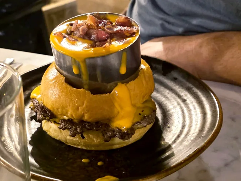 ES TALLER SMASH BURGER AND + foto 4