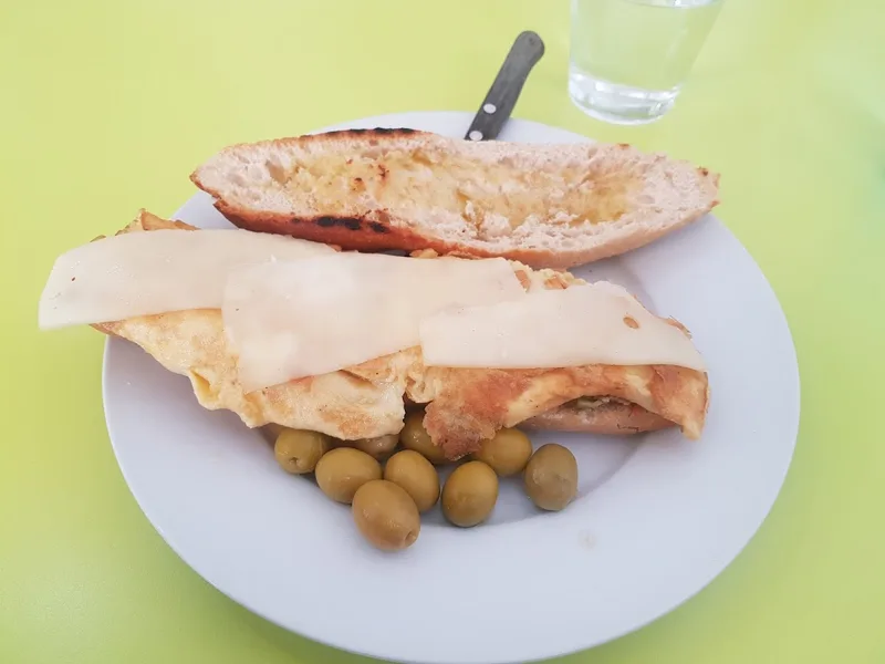 CAFETERIA ALEJANDRO foto 3