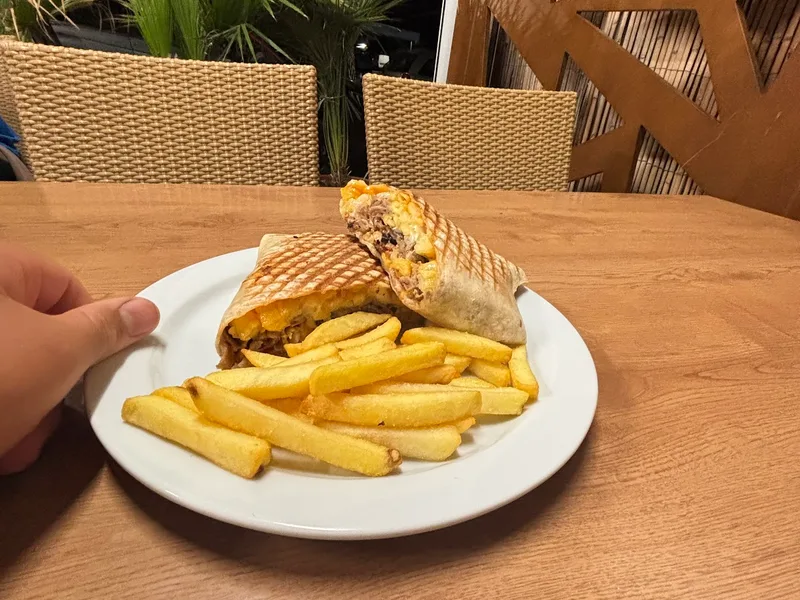 KEBAB S´ALMUDAINA-CAFETERIA foto 2