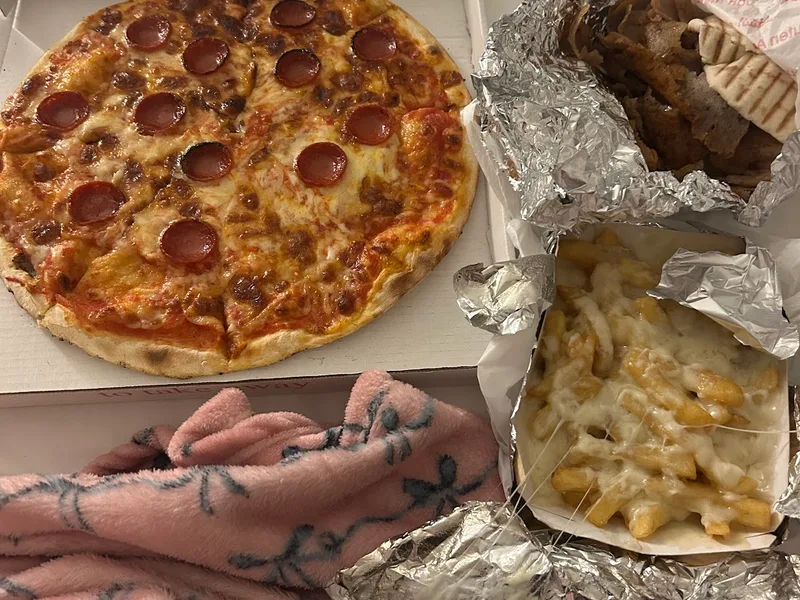 HOLLYWOOD PIZZA & KEBAB foto 2