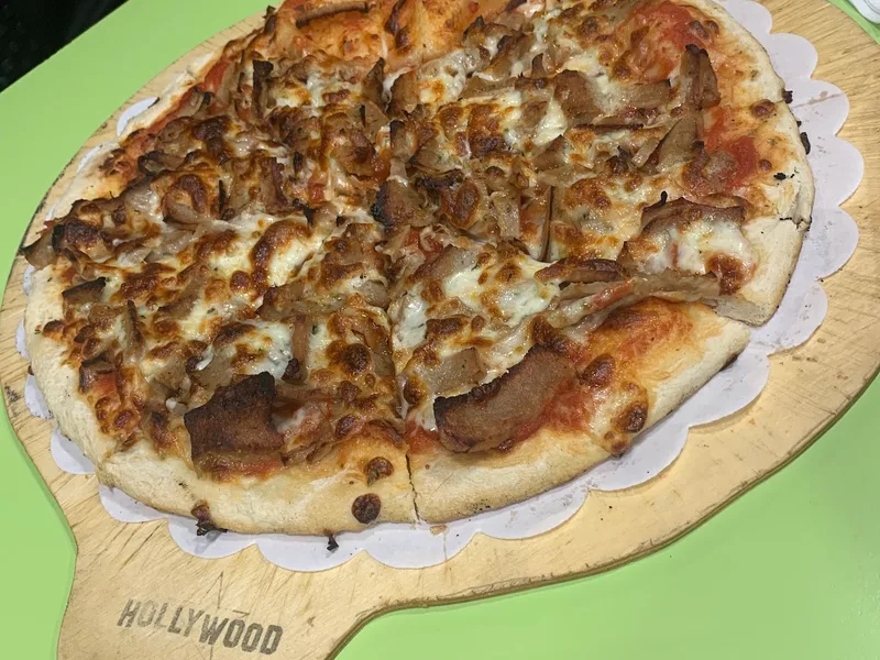 HOLLYWOOD PIZZA & KEBAB foto 3