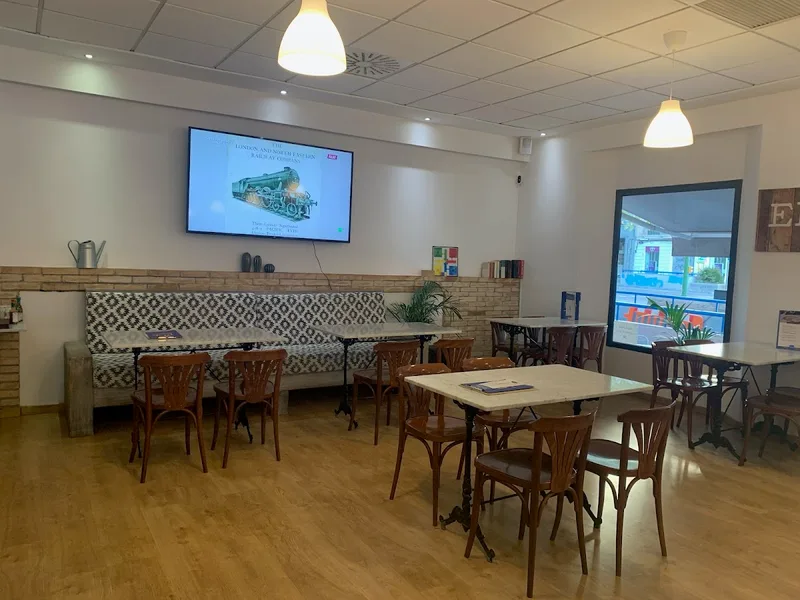 CAFETERIA SUI GENERIS AVENIDAS foto 3