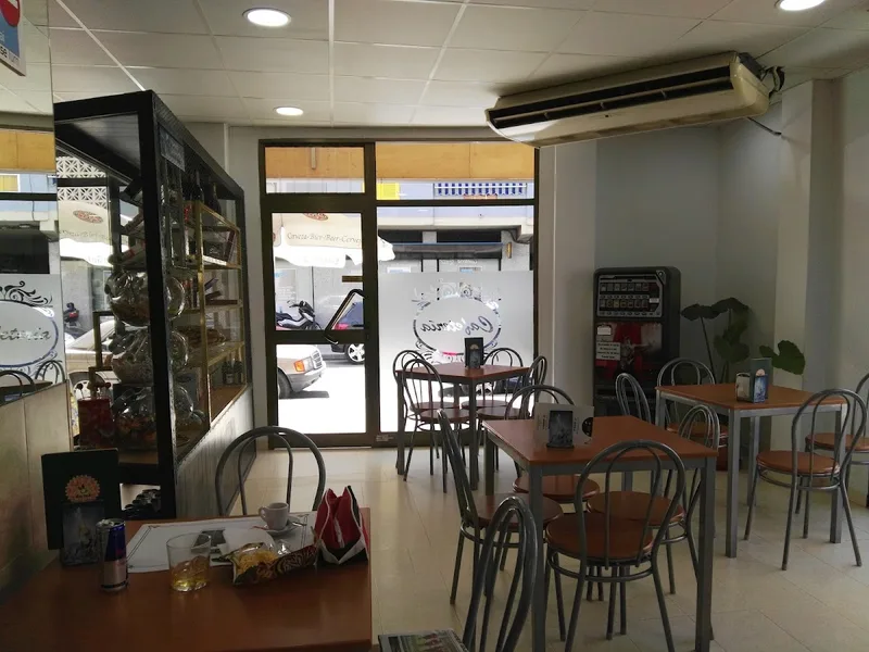 CAFETERIA-PANADERIA PETER PAN foto 2