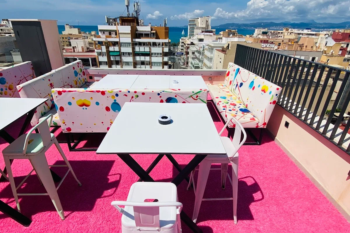 WE STREET HOSTEL