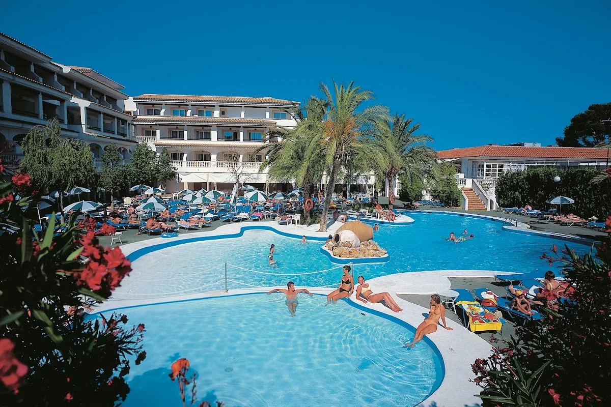 FERGUS Club Font de Sa Cala Beach