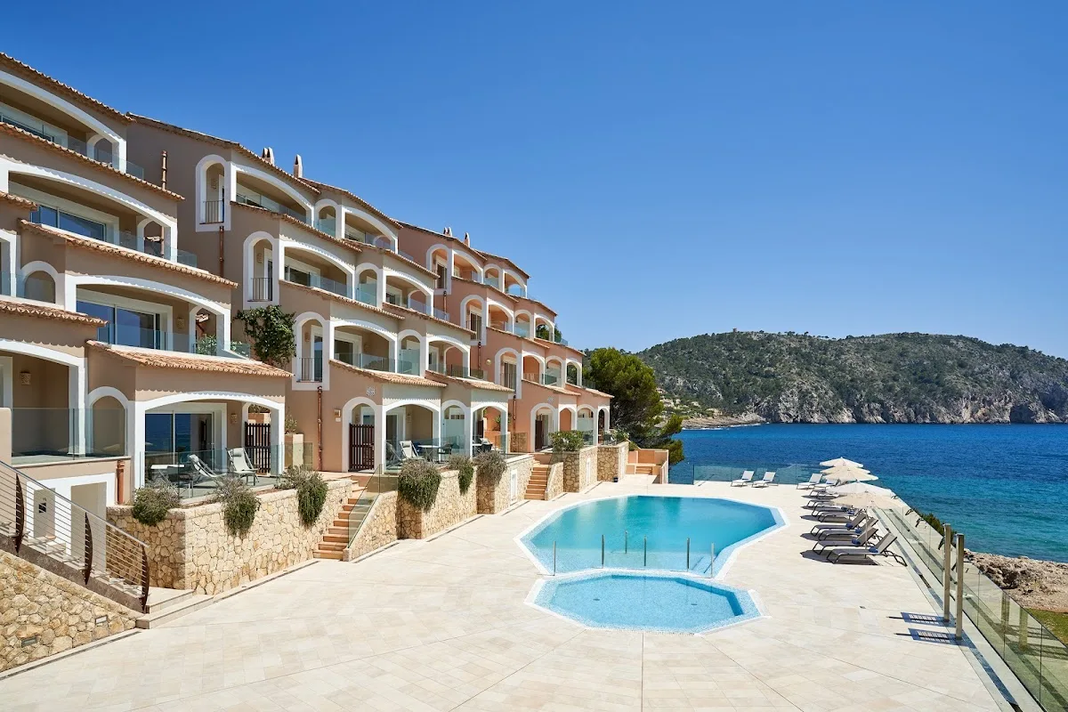 BAHIA CAMP DE MAR SUITES