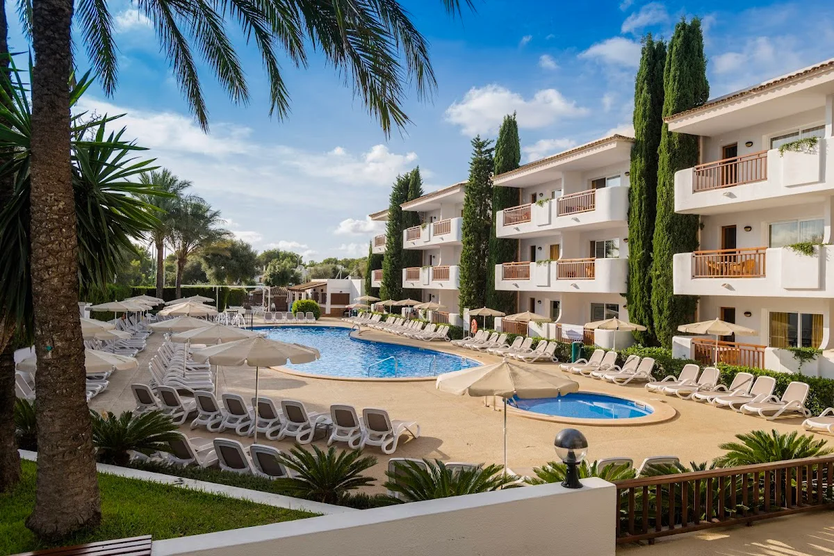 INTUROTEL ESMERALDA GARDEN