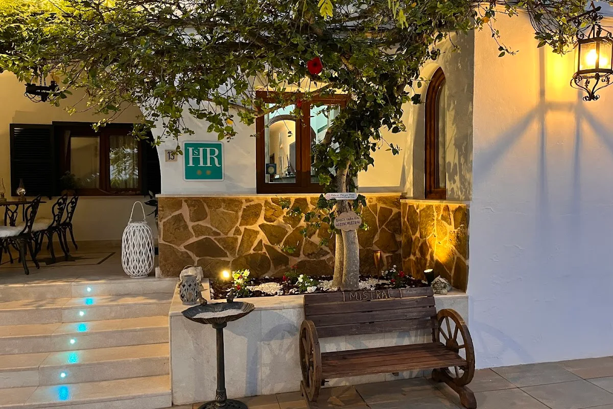 BOUTIQUE HOSTAL MISTRAL