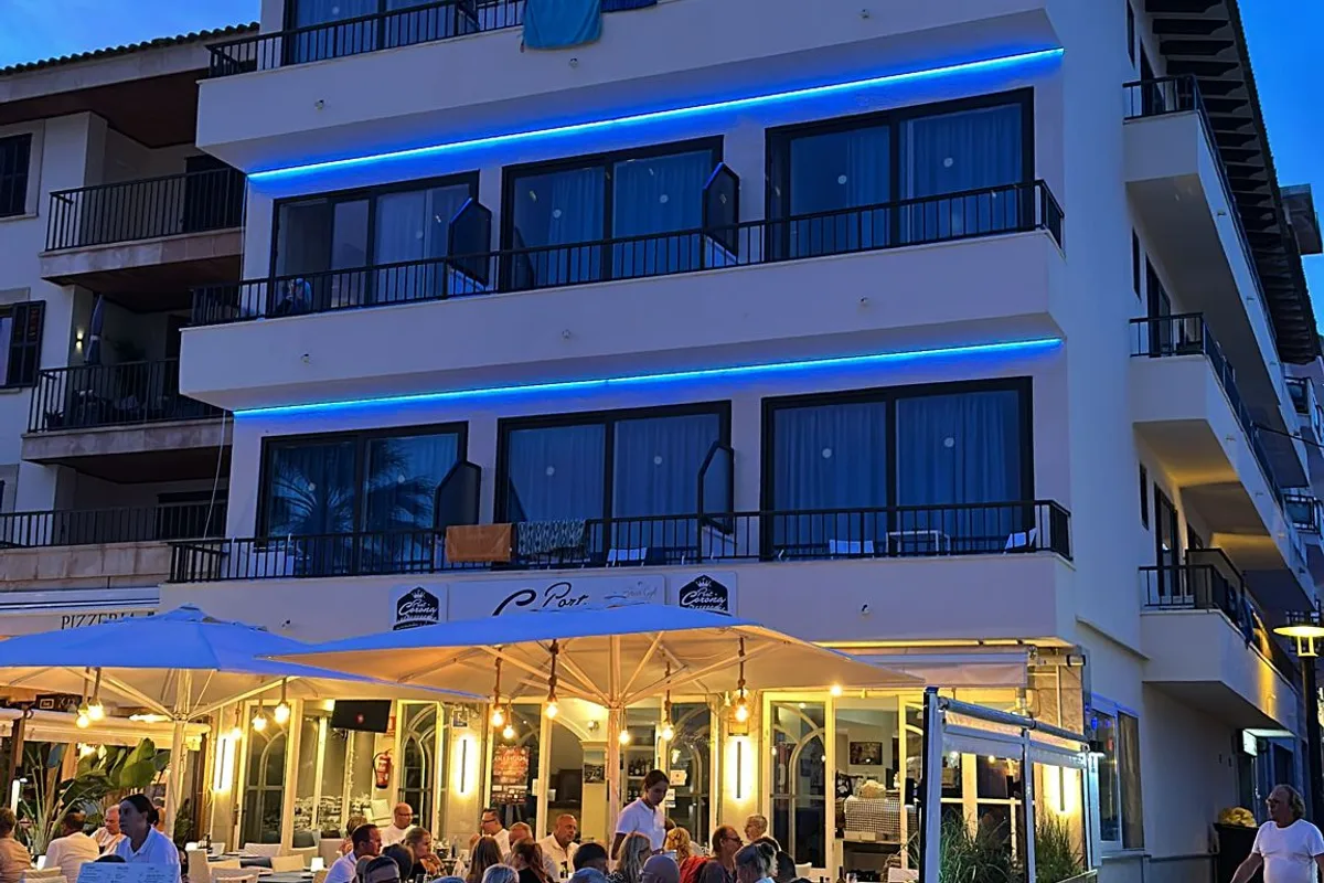 HOSTAL PORT CORONA