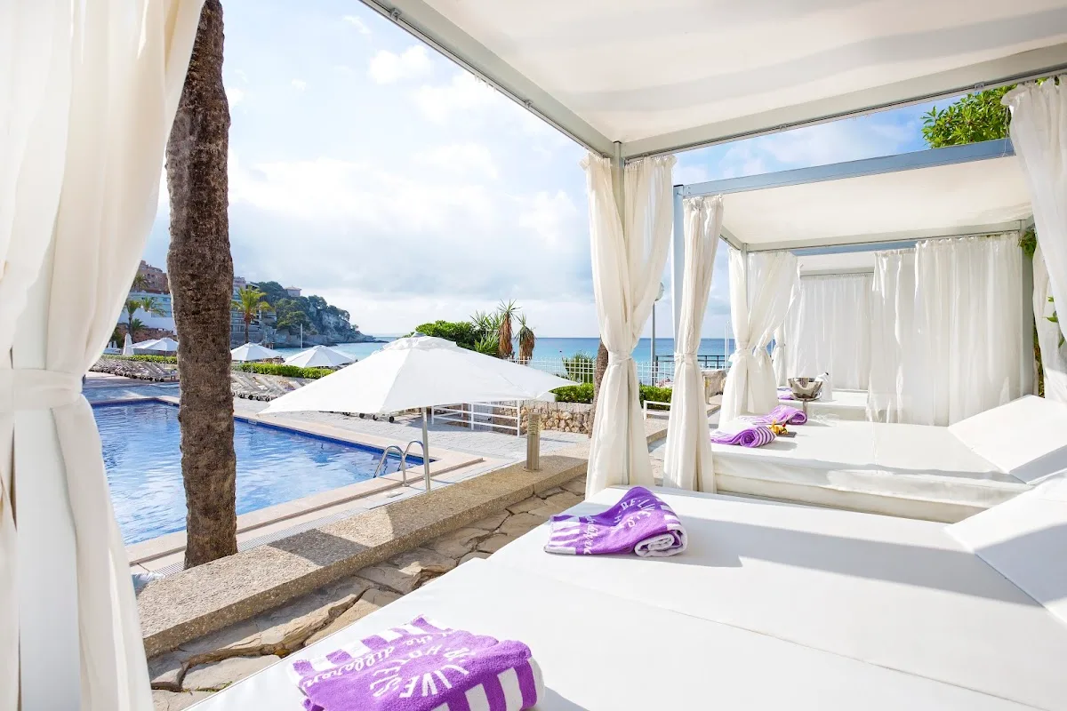 BE LIVE ADULTS ONLY LA CALA